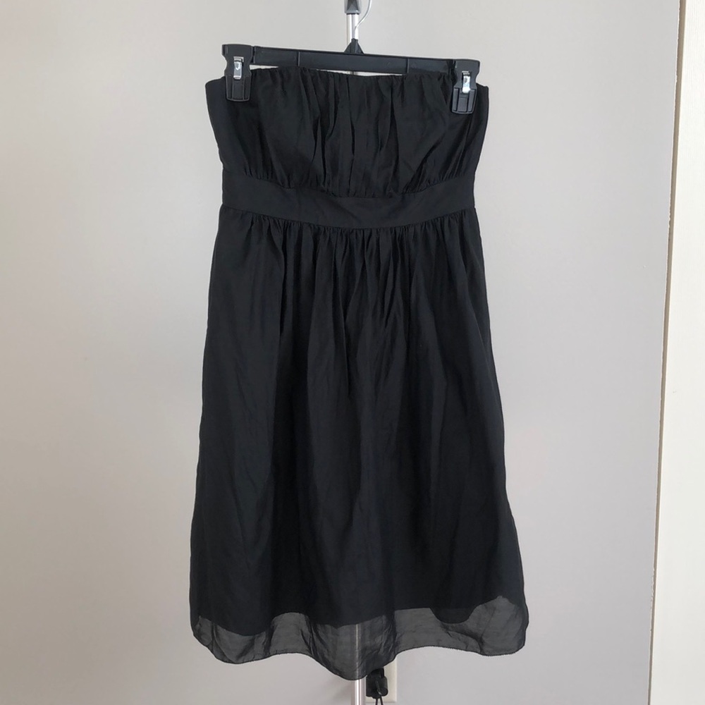 Classy black strapless cocktail dress Gap LBD 2P